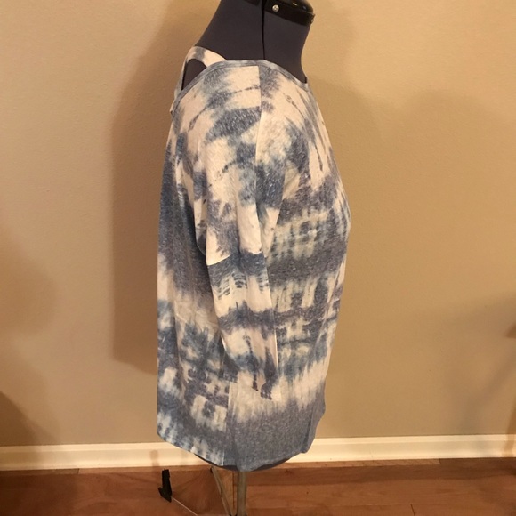 3/4 length cross back tie dye top. - Picture 2 of 4